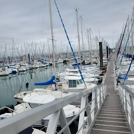 Botel Jolie Petit Voilier A La Rochelle